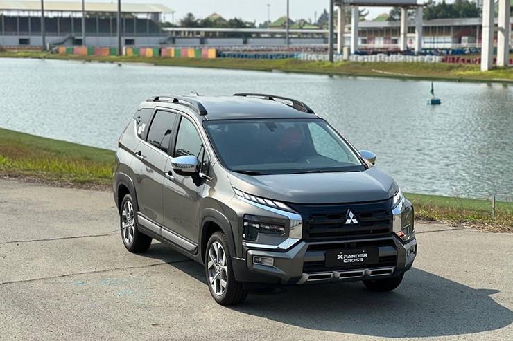 Giá xe Mitsubishi Xpander Cross lăn bánh tháng 8/2023, hỗ trợ 100% LPTB