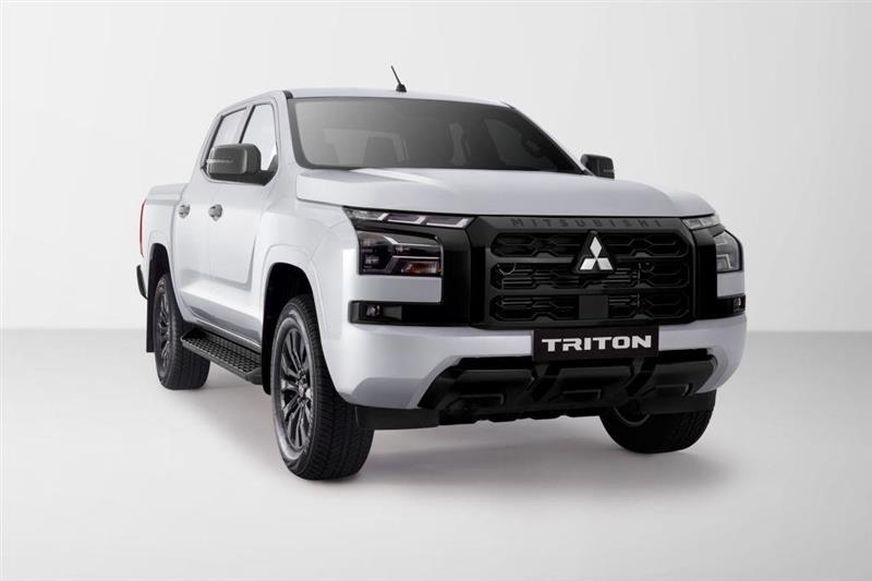 Mitsubishi Triton phiên bản 4WD AT Premium mới ra mắt thị trường Việt