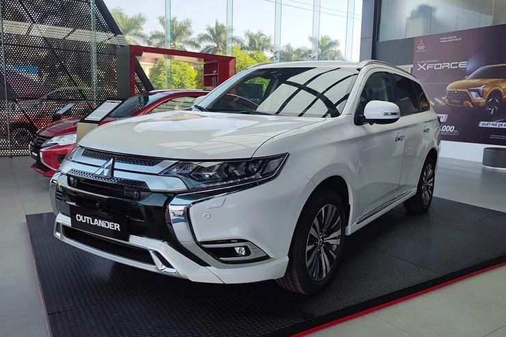Giá xe Mitsubishi Outlander lăn bánh tháng 2/2025, ưu đãi tới 72 triệu đồng