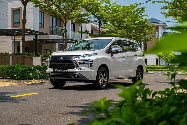 Giá xe Mitsubishi Xpander niêm yết và lăn bánh tháng 3/2025