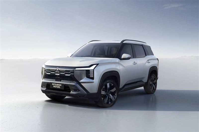 MITSUBISHI DESTINATOR HOÀN TOÀN MỚI RA MẮT TOÀN CẦU TẠI INDONESIA
